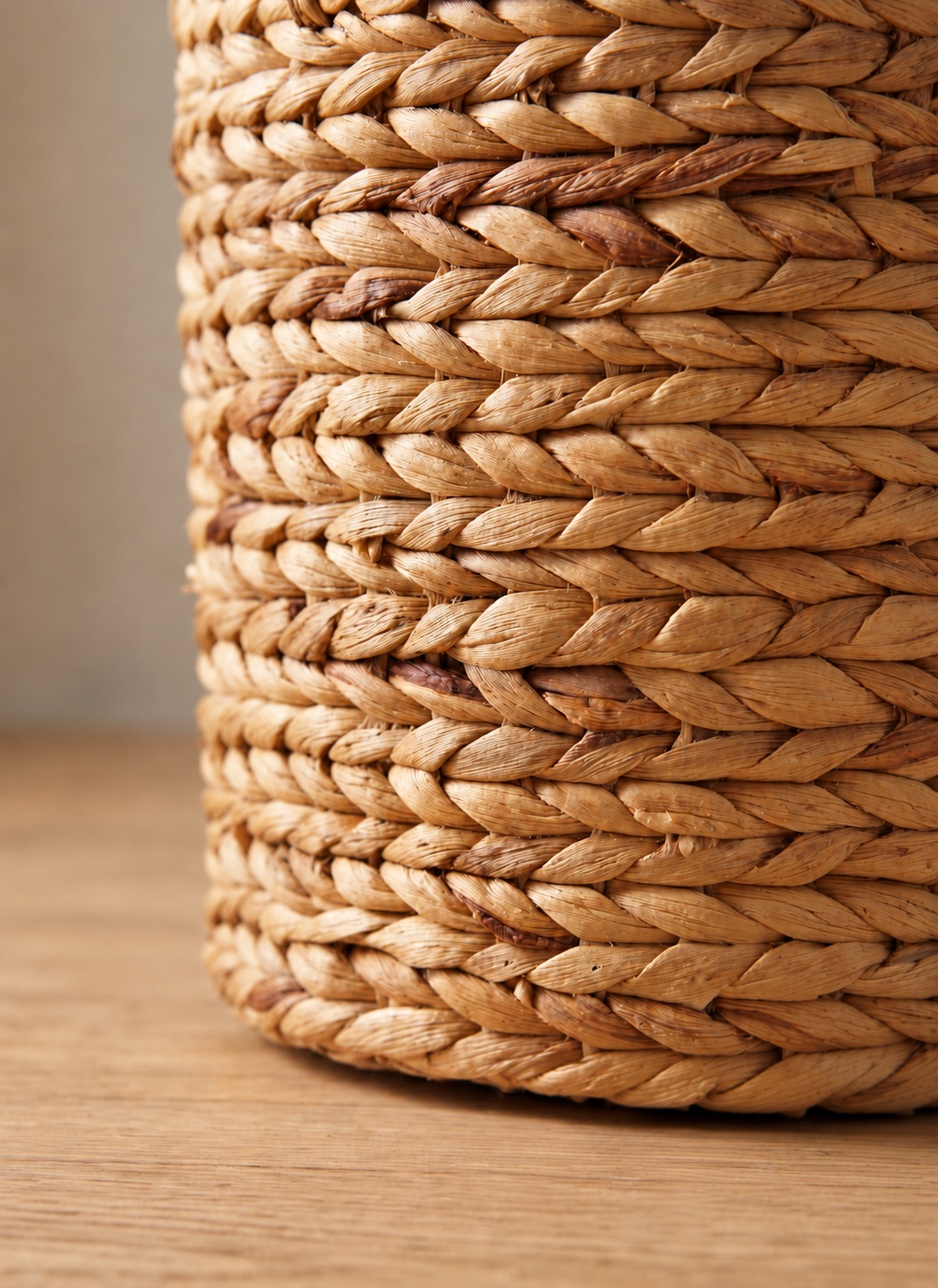 Close-up of the braided water hyacinth fiber texture on the basket